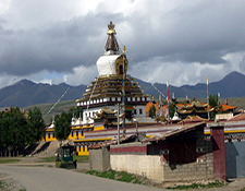 Woeser's Ngaba Photo: checkpoint at stupa in Ngaba